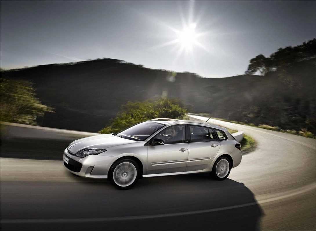 Renault Laguna GT - laborious dynamic
