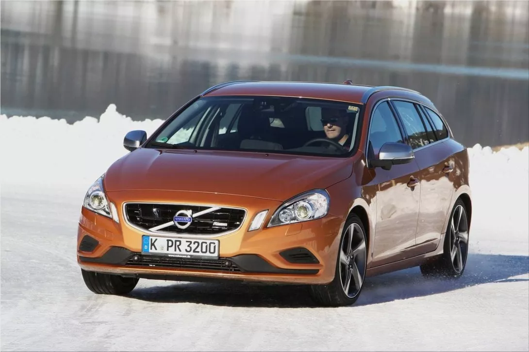 Volvo V60 R-Design 2011