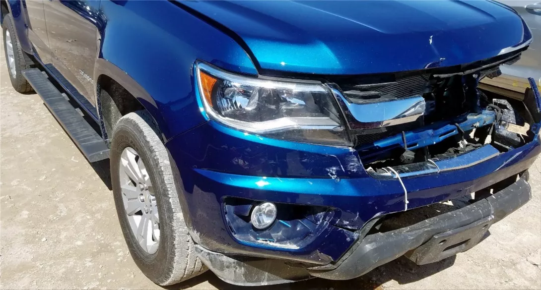 Things to Consider When Selling Wrecked Cars For Cash