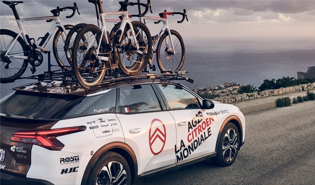 The AG2R Citroen TEAM will use the new Citroen C5 X Hybrid