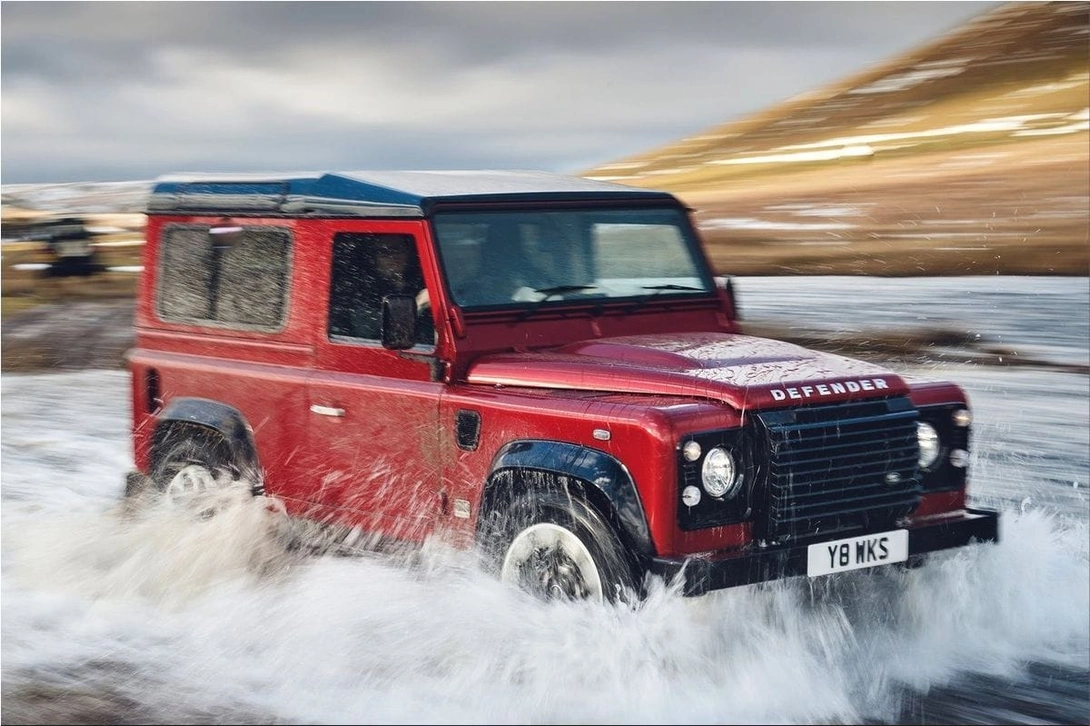 Land Rover Defender Works V8